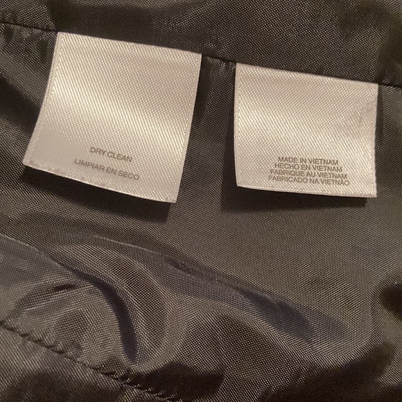 Le Suit Black & Red 2-pc Skirt Set - Picture 5 of 13